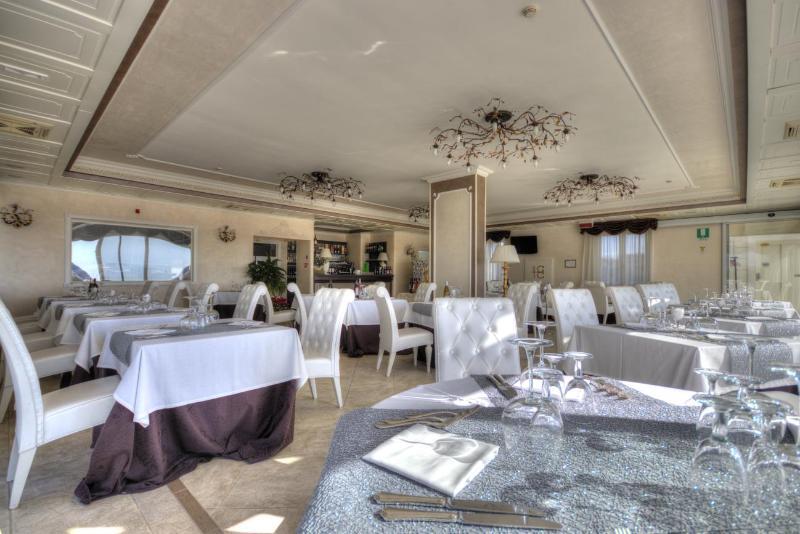 Hotel Madonna Delle Grazie Ceglie Messapica Zewnętrze zdjęcie