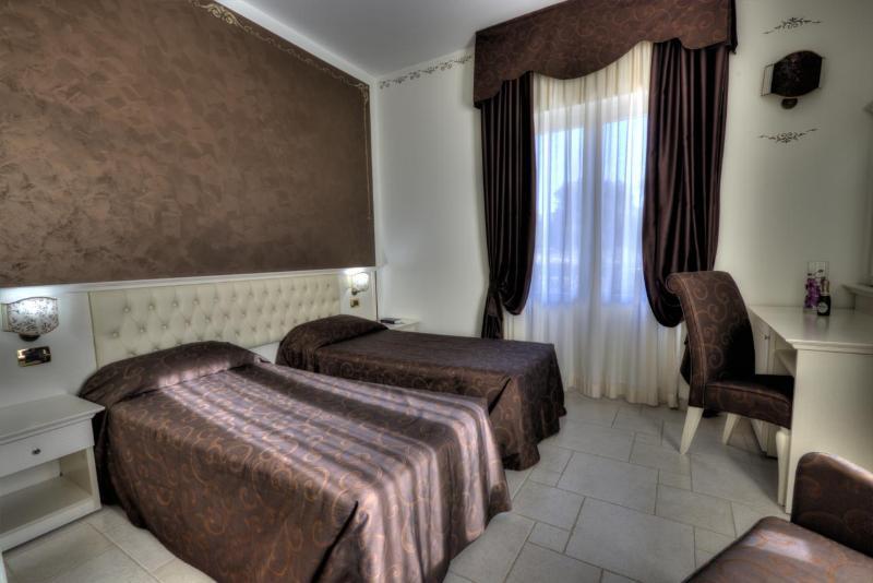 Hotel Madonna Delle Grazie Ceglie Messapica Zewnętrze zdjęcie